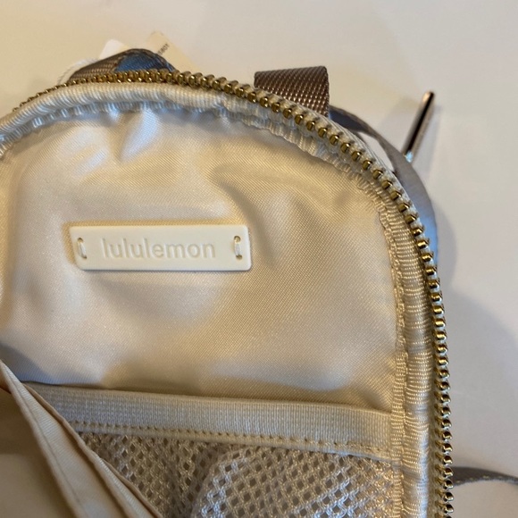 Lululemon Modular Phone Crossbody Bag  Fleece - Picture 10 of 12